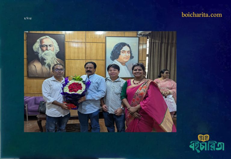 শিল্পকলা একাডেমির নবনিযুক্ত মহাপরিচালক কবি রেজাউদ্দিন স্টালিনকে মুক্ত আসরের ফুলেল শুভেচ্ছা